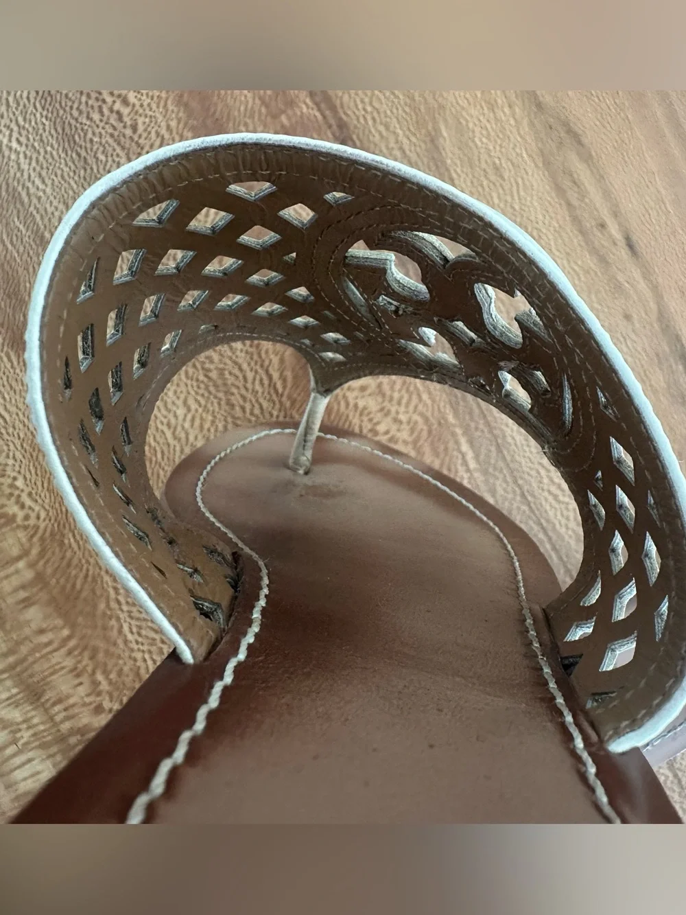 Tory Burch Thatched Preforated Logo Serenity Thong Sandal